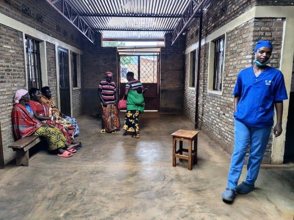 Nový sonograf pre bezpečnejšie pôrody v Burundi