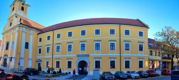 Fotografie pre Opravený kláštor
